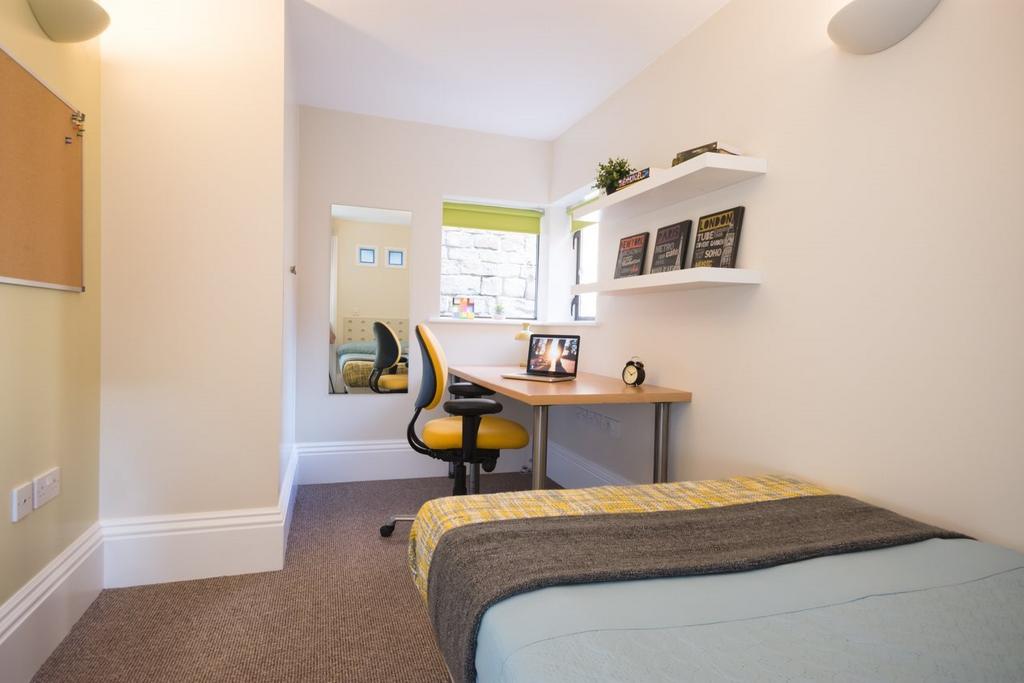 Flat4 8 Seely Rd Web-