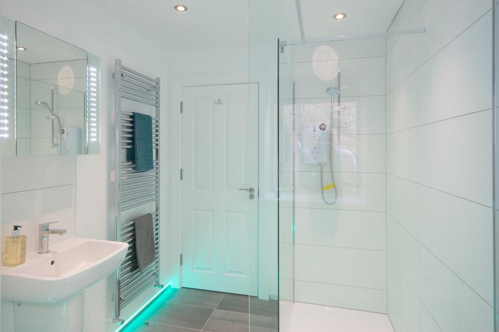 Flat4 8 Seely Rd Web-