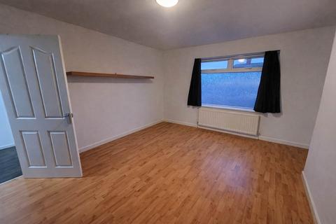 2 bedroom flat to rent, Westway, Gateshead NE11