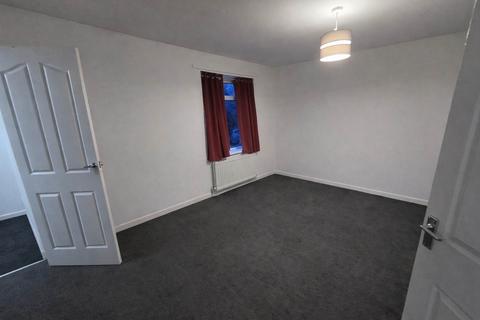 2 bedroom flat to rent, Westway, Gateshead NE11
