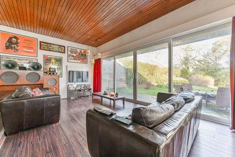4 bedroom bungalow for sale, Smitham Bottom Lane, Purley, CR8