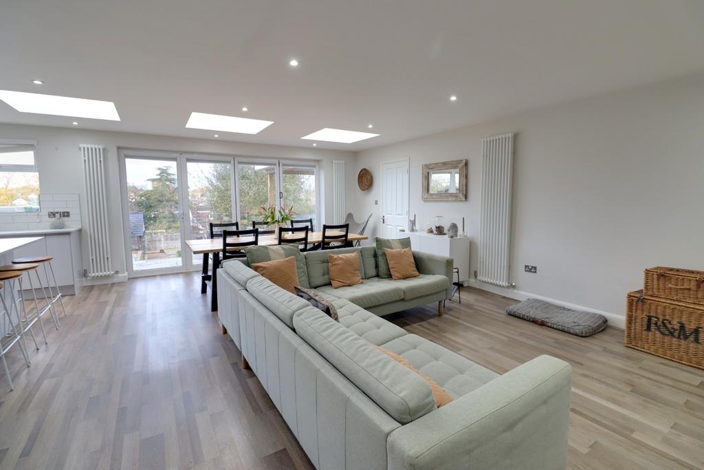 Living/kitchen/dining area