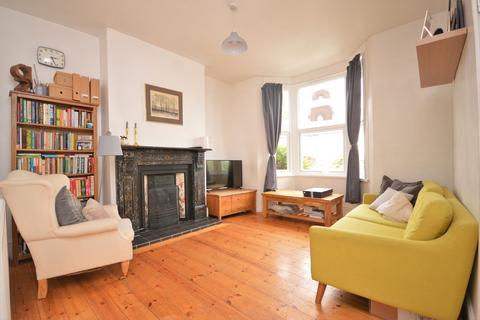 2 bedroom flat to rent, Pascoe Road London SE13