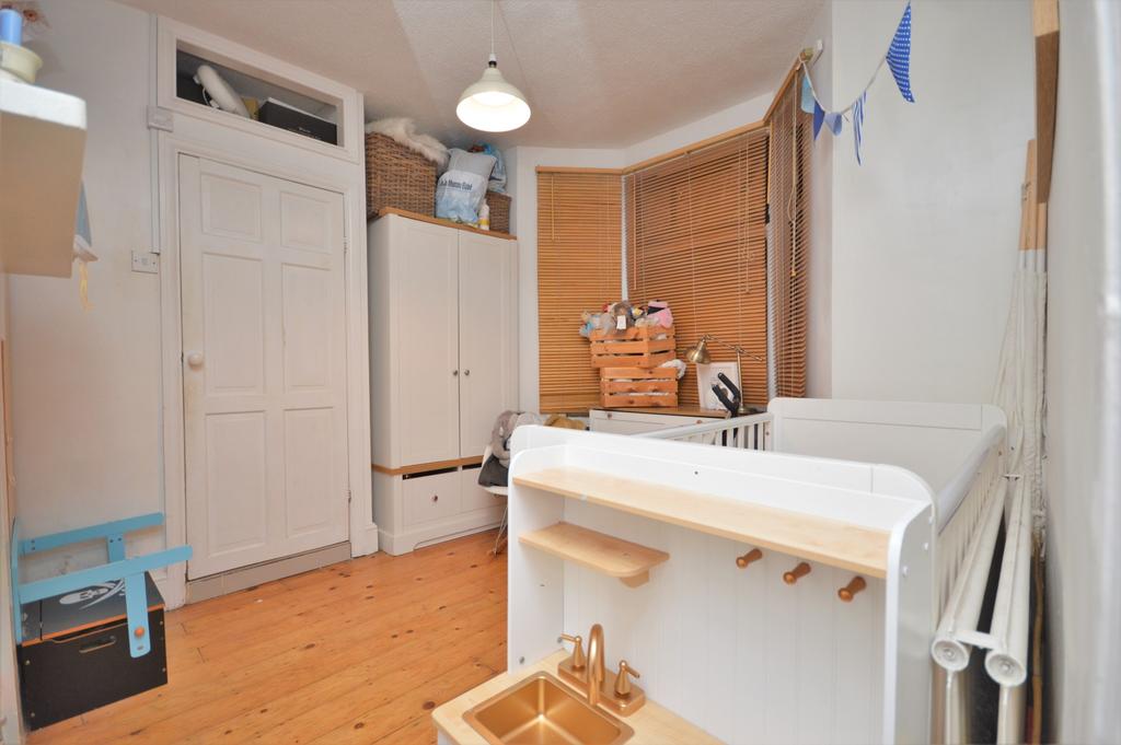 Dining Room - Bed...