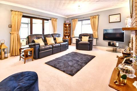 5 bedroom detached house for sale, Prentice Gardens, Kempston, Bedford, MK42
