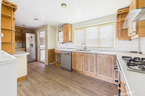 3 bedroom terraced house for sale, Holland Road, Aylesbury, Buckinghamshire