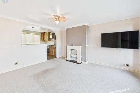 3 bedroom terraced house for sale, Holland Road, Aylesbury, Buckinghamshire