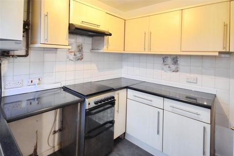 2 bedroom semi-detached house to rent, Hamble Grove, Wolverhampton WV6