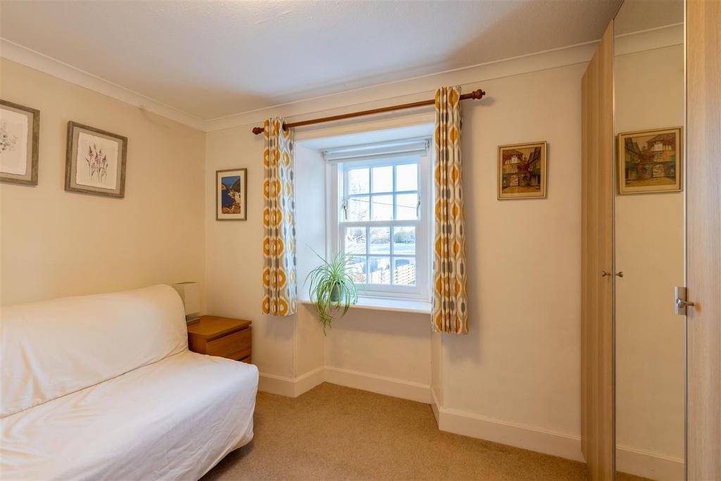 12 Grey Row, Ruthvenfield-10.jpg