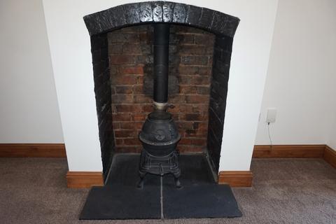 2 bedroom terraced house to rent, Shrewsbury Road, Stafford ST17
