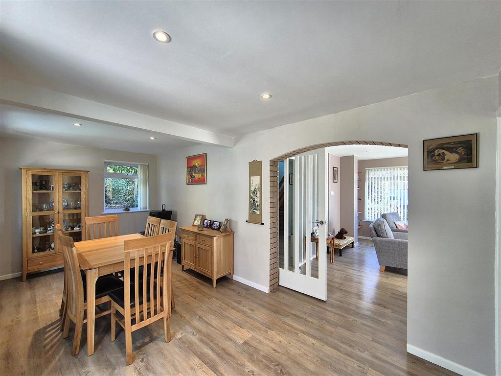 Dining room.jpg