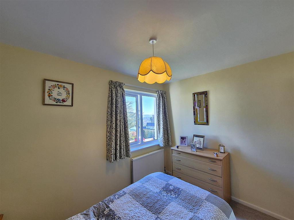 Bedroom 3 (2).jpg