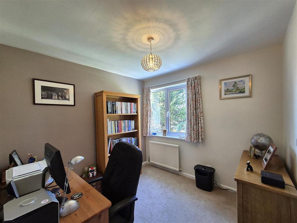 Bedroom 4.jpg