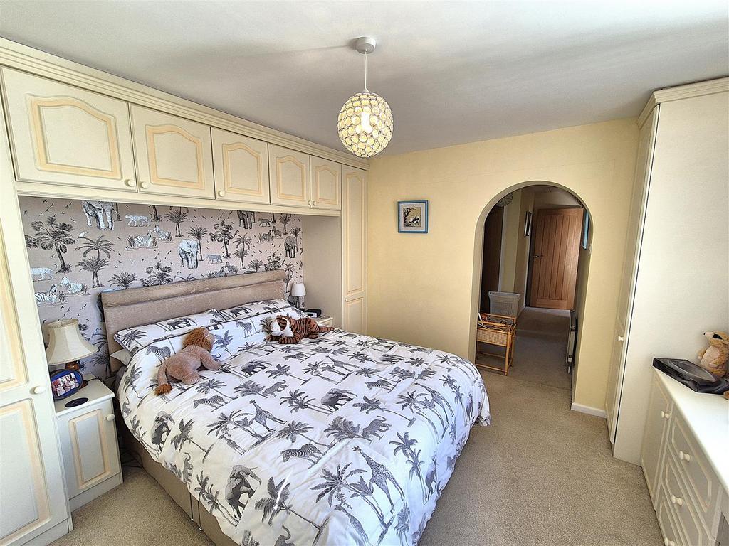 Double bedroom .jpg