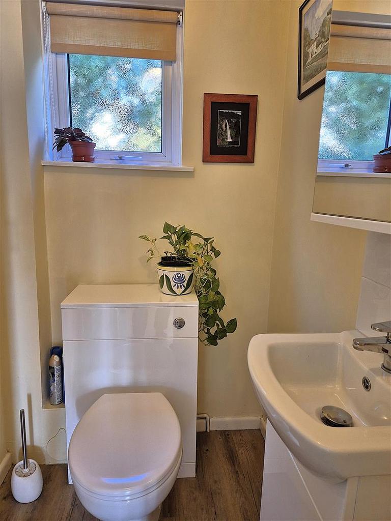 Ground floor WC.jpg