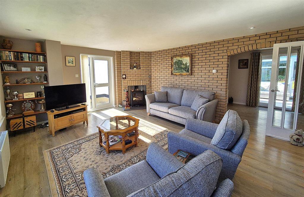 Sitting room (2).jpg