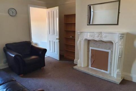 3 bedroom flat to rent, Coleridge Avenue, South Shields
