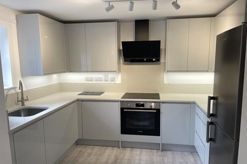 2 bedroom flat to rent, Wessex Gate, Shinfield Road