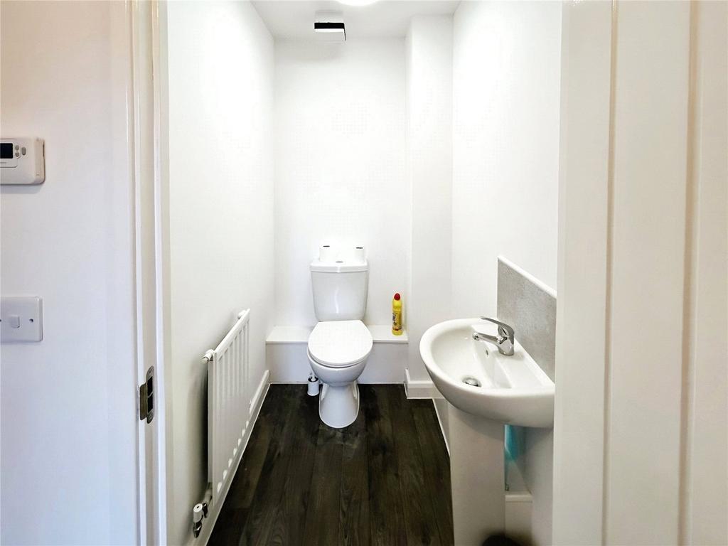 Cloakroom/Wc