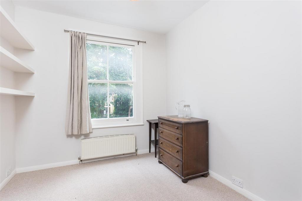 Lettings Hammersmith Sulgrave Road - Bedroom 3.jpg