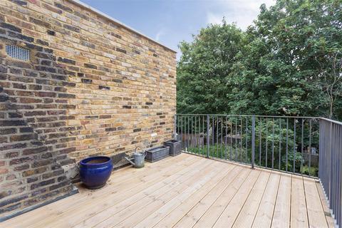 3 bedroom maisonette to rent, Sulgrave Road, Brook Green, London, W6