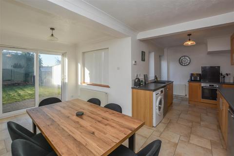 3 bedroom semi-detached house for sale, Long Ridings Avenue, Hutton, Brentwood