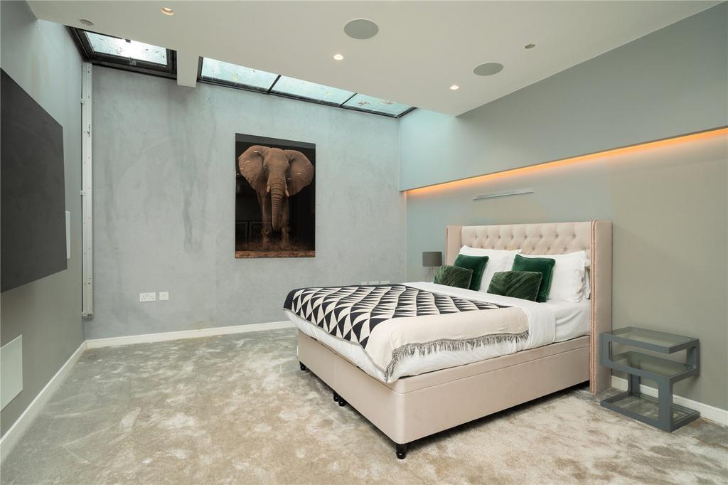 Bedroom/Cinema