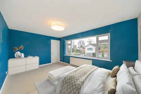 4 bedroom end of terrace house for sale, Elizabeth Gardens, Sunbury-On-Thames TW16