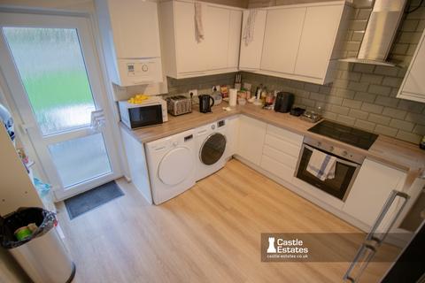 4 bedroom semi-detached house for sale, Boundary Crescent, Beeston, NG9 2QY