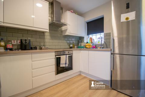 4 bedroom semi-detached house for sale, Boundary Crescent, Beeston, NG9 2QY