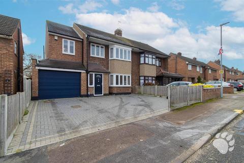 Roberts Road, Basildon SS15