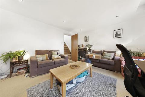 2 bedroom flat to rent, Mandrell Road, London SW2