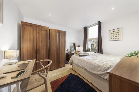 2 bedroom flat to rent, Mandrell Road, London SW2