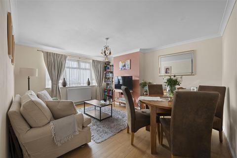 3 bedroom flat for sale, Martins Road, Shortlands, Bromley, BR2