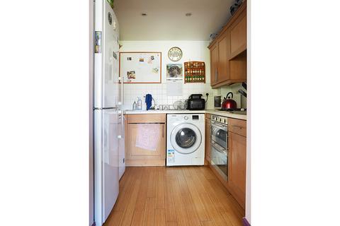 1 bedroom ground floor flat for sale, Chatsworth Square, Hove BN3