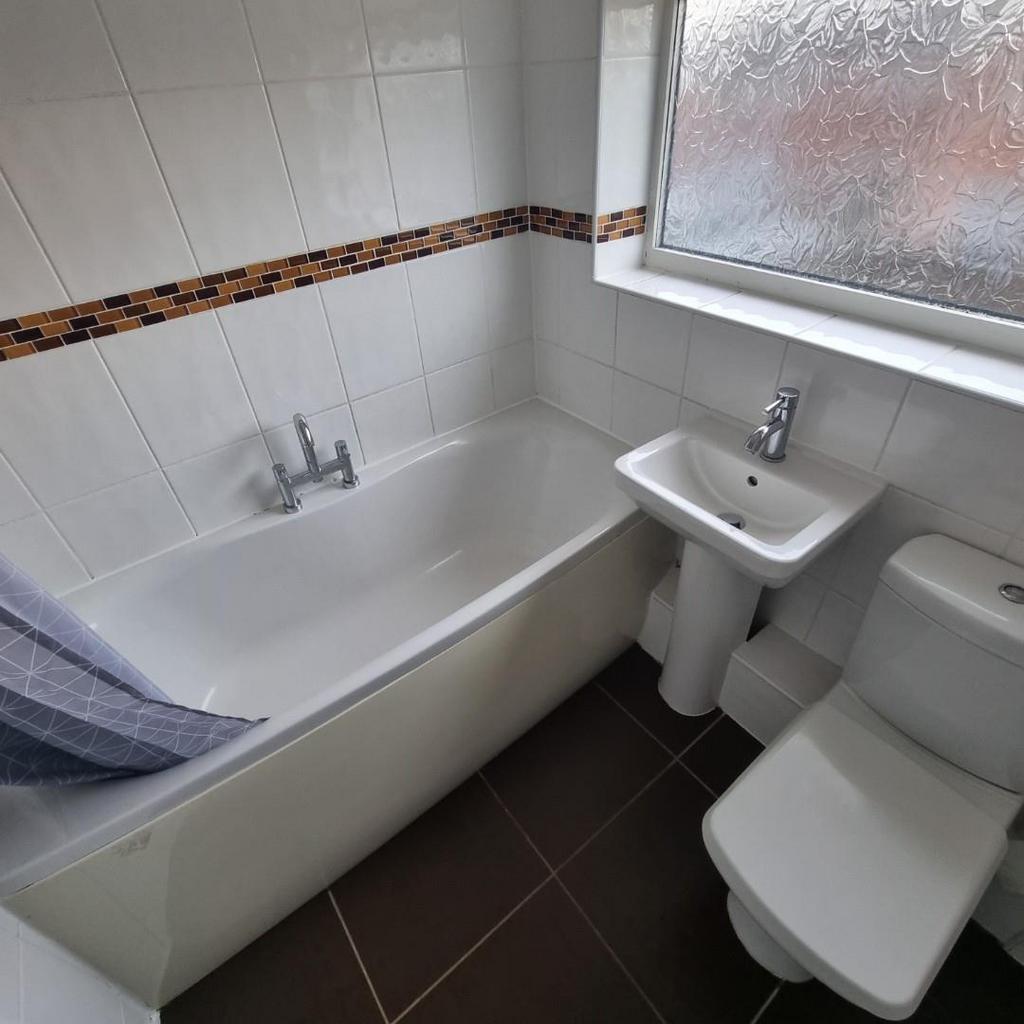 Bathroom 2.jpg