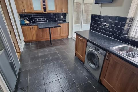 3 bedroom semi-detached house to rent, Bro Afallon, Denbigh