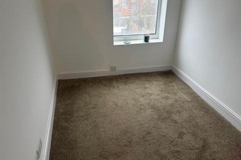 4 bedroom terraced house to rent, Arden Road, Smethwick