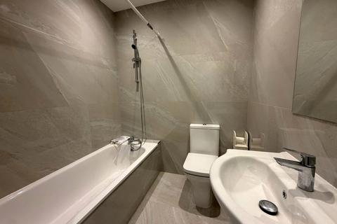 Studio to rent, Station Road, Harrow HA1