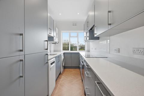 2 bedroom flat for sale, Hermitage Court, South Woodford