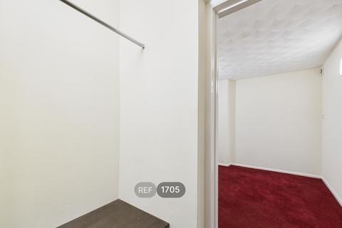 2 bedroom flat to rent, Wellesley Road, Colchester, CO3 3HE