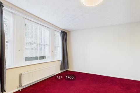 2 bedroom flat to rent, Wellesley Road, Colchester, CO3 3HE
