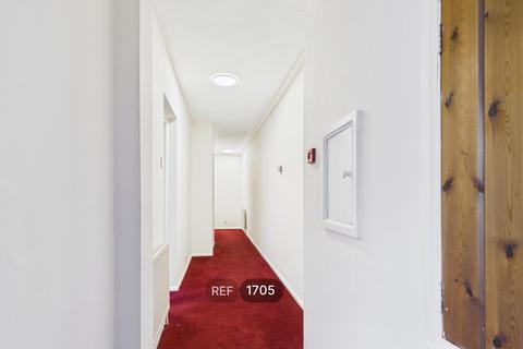 2 bedroom flat to rent, Wellesley Road, Colchester, CO3 3HE