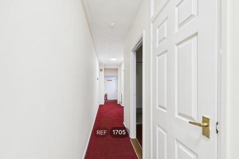 2 bedroom flat to rent, Wellesley Road, Colchester, CO3 3HE