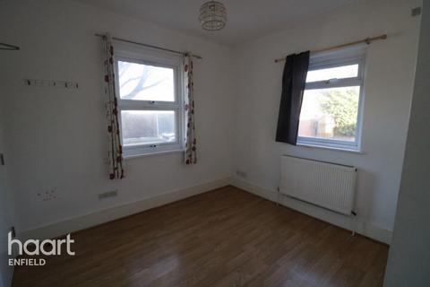 undefined, Walton Road, HODDESDON