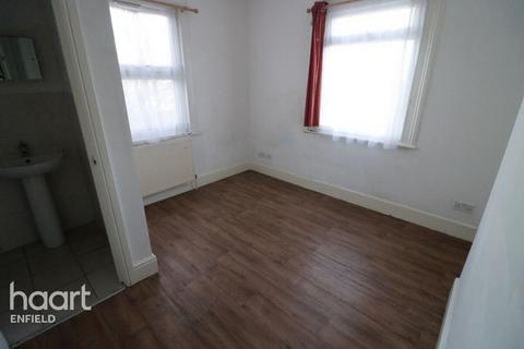 undefined, Walton Road, HODDESDON