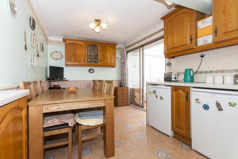 3 bedroom semi-detached house to rent, Lothian Place, Derby DE74