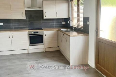 1 bedroom barn conversion to rent, The Barn, Lyne Lane,  KT16 0AL