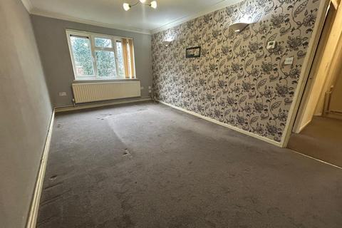 3 bedroom flat to rent, Rathbone Close, Bilston WV14