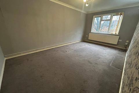 3 bedroom flat to rent, Rathbone Close, Bilston WV14